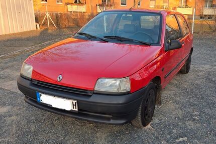 Renault Clio 183.000 km 2.250 &euro; Pirna 01796
