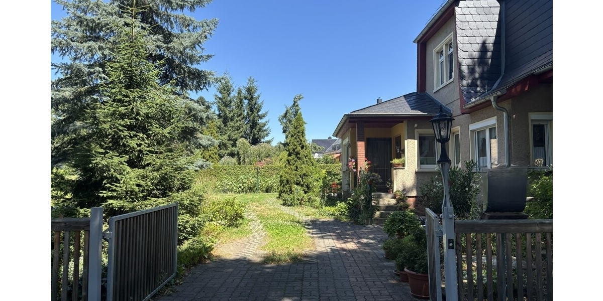 Grünes Paradies für Groß und Klein: Großzügige Doppelhaushälfte in absolut ruhiger Idylle - Doppelhaushälfte Weinböhla | Angebot:27022913