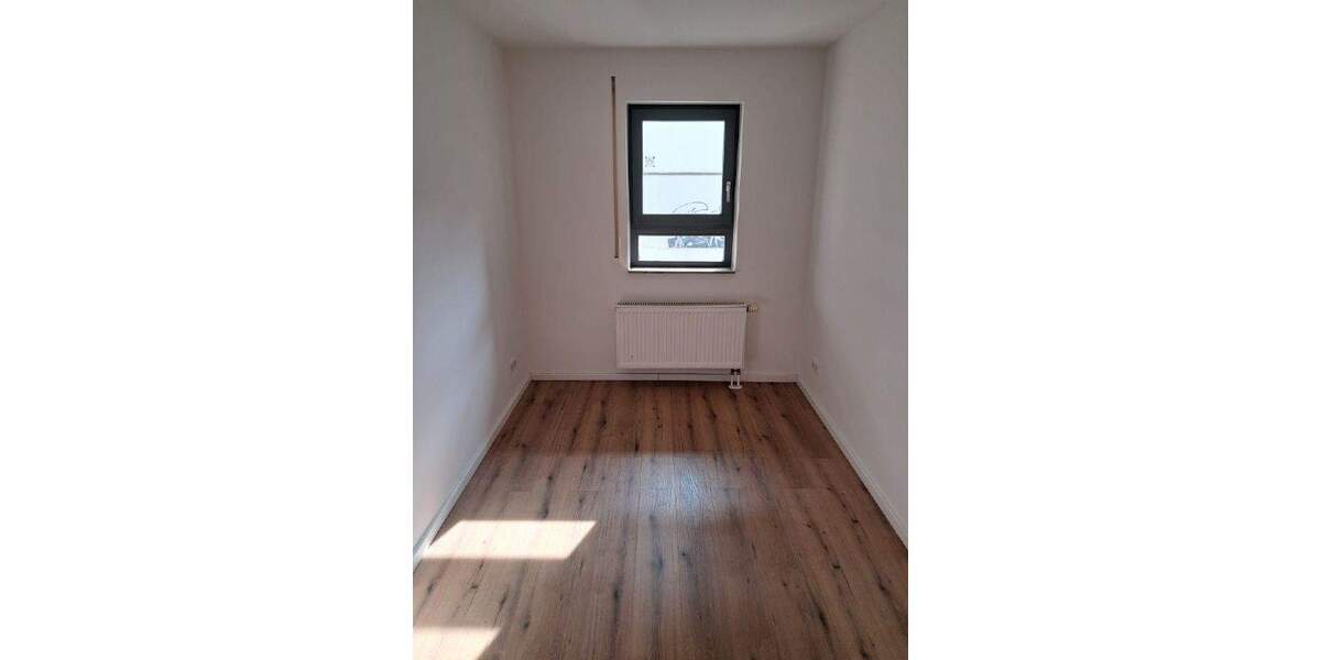 Etagenwohnung Dresden Äußere Neustadt - 4 Zimmer, 84 m&sup2;, 977&euro; | Angebot:25814231