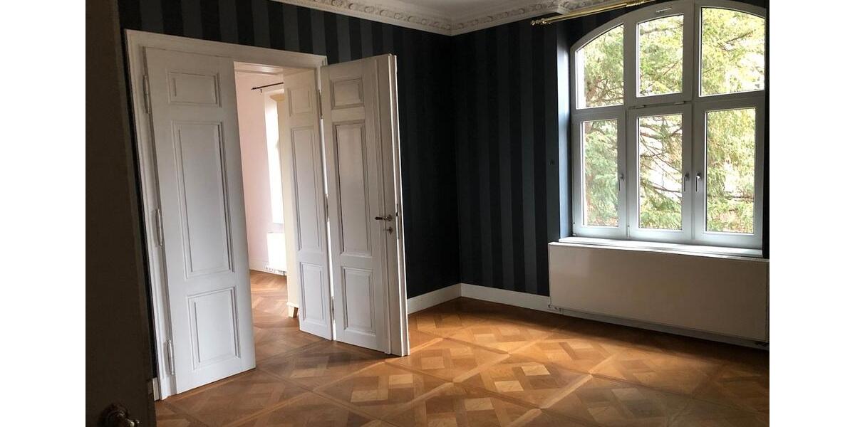 Villa Radebeul - 12 Zimmer, 429 m&sup2;, 1.190.000&euro; | Angebot:27300979