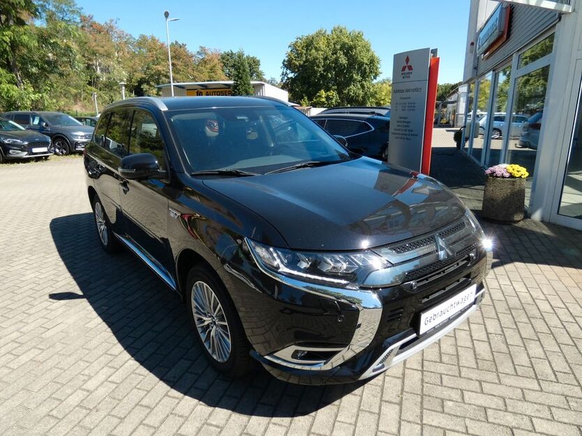 Mitsubishi Outlander 62.857 km 23.490 € Radebeul 01445