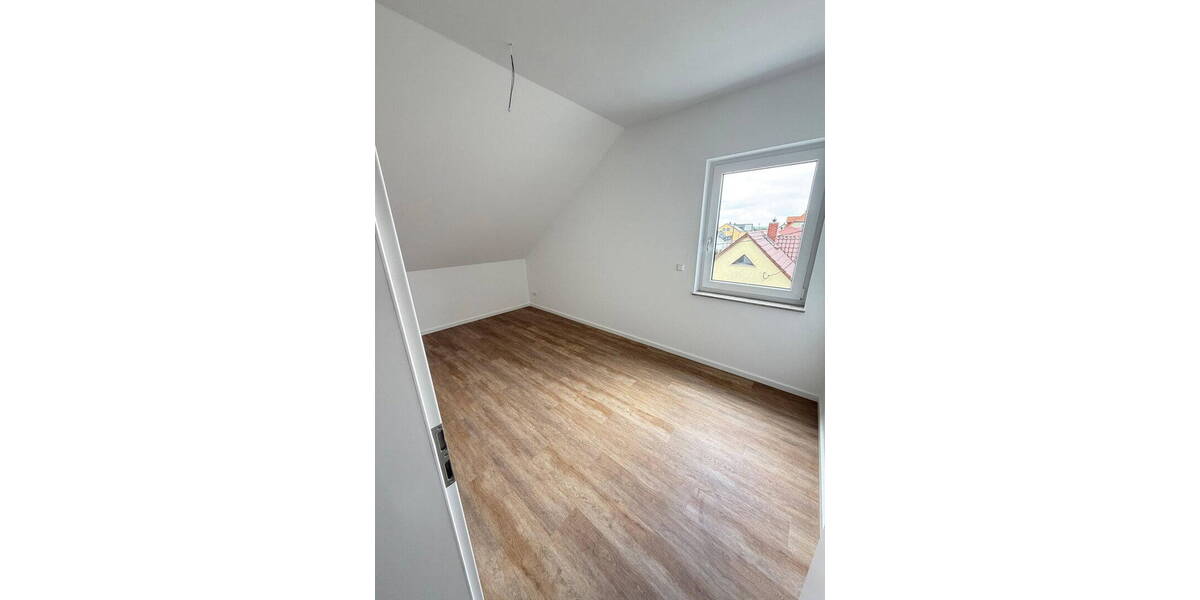 Doppelhaushälfte Dresden Weixdorf - 7 Zimmer, 152 m&sup2;, 2.950&euro; | Angebot:26703214