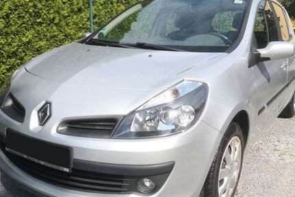 Renault Clio 143.054 km 2.500 &euro; Heidenau 01809