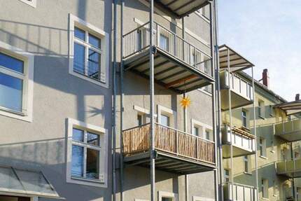 Erstbezug + Einbauküche im sanierten Altbau! 3 zimmer