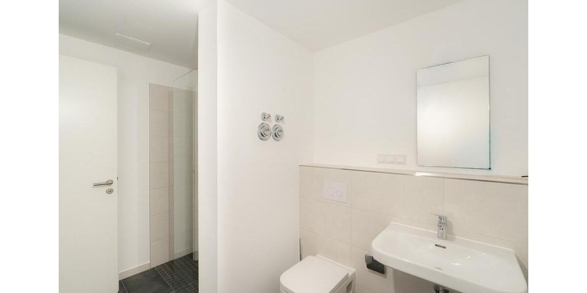 Dachgeschoßwohnung Dresden Loschwitz - 6 Zimmer, 160 m&sup2;, 2.200&euro; | Angebot:23432216