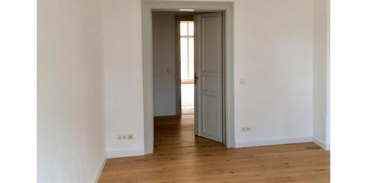 Etagenwohnung Dresden Neustadt - 5 Zimmer, 135 m&sup2;, 545.000&euro; | Angebot:26757981