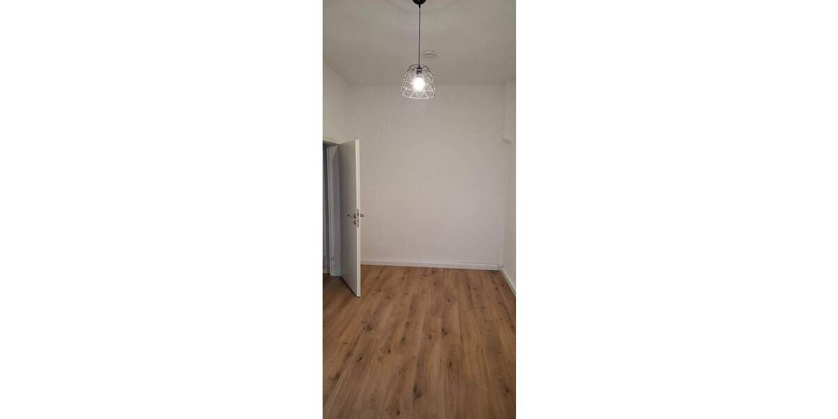 2-Raum-Wohnung mit Balkon, ruhige Seitenstraße, zentral gelegen 2 zimmer