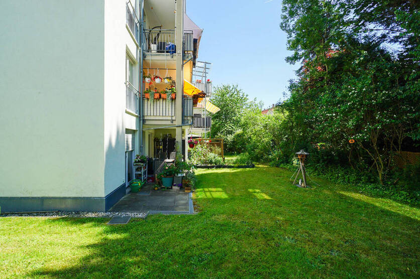 Helle Erdgeschoßwohnung mit großzügiger Terrasse!