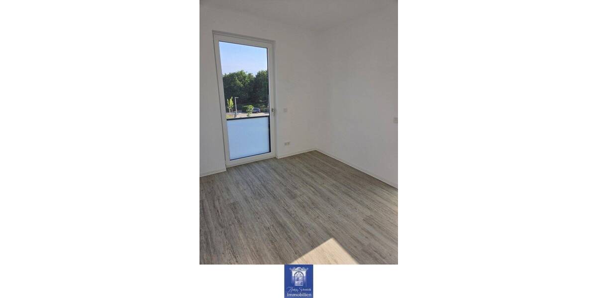 Etagenwohnung Dresden Klotzsche - 3 Zimmer, 75 m&sup2;, 1.366&euro; | Angebot:26779535