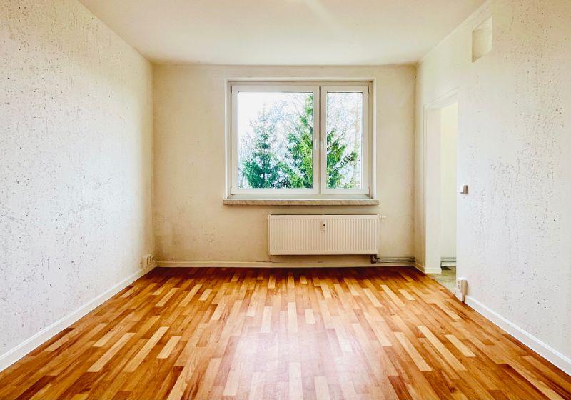 Dachgeschoßwohnung Freital - 1 Zimmer, 25 m&sup2;, 171&euro; | Angebot:25996036
