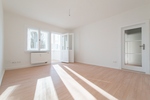 LAMINAT – LOGGIA WINTERGARTEN – OPTIMALE RAUMAUFTEILUNG – UNINÄHE