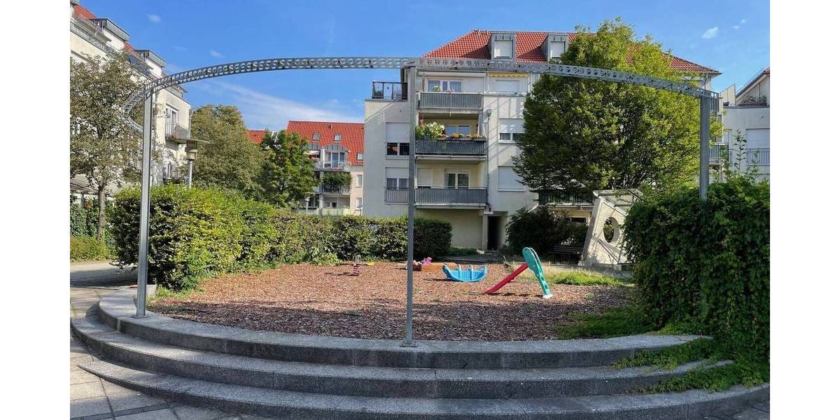 Etagenwohnung Dresden Strehlen - 2 Zimmer, 79 m&sup2;, 205.000&euro; | Angebot:25682350
