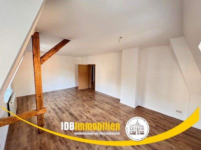 Etagenwohnung Freital Deuben - 4 Zimmer, 121 m&sup2;, 1.100&euro; | Angebot:24157651