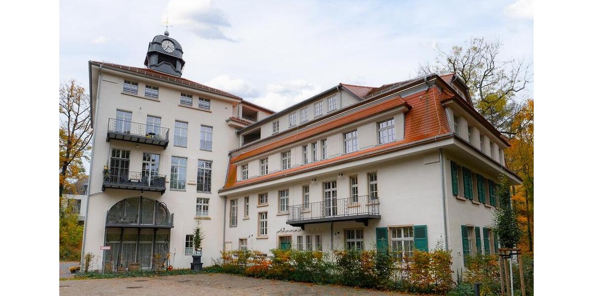 Dachgeschoßwohnung Dresden Loschwitz - 6 Zimmer, 160 m&sup2;, 2.200&euro; | Angebot:23432216