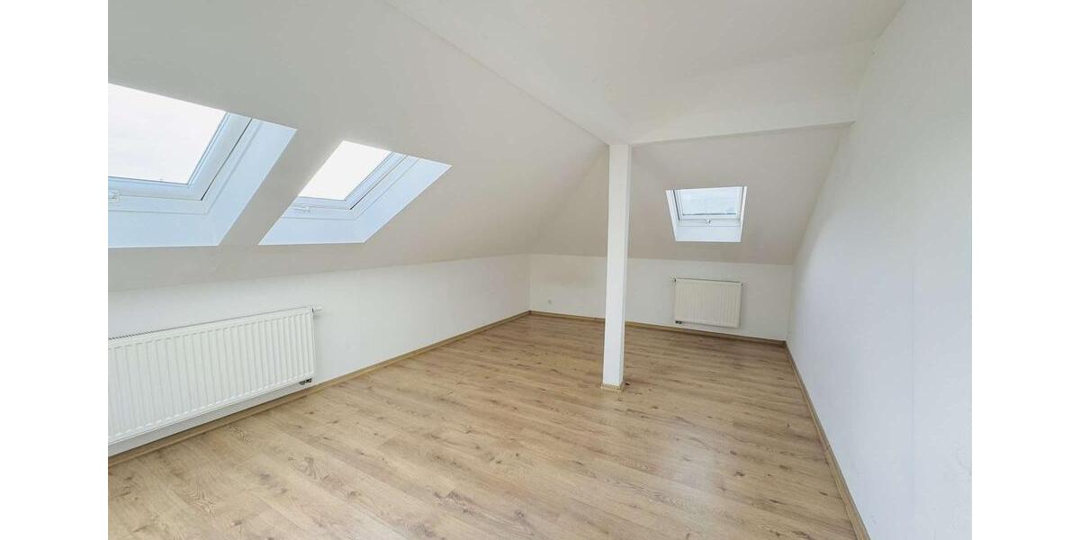 Dachgeschoßwohnung Dresden Cotta - 3 Zimmer, 77 m&sup2;, 999&euro; | Angebot:26620091