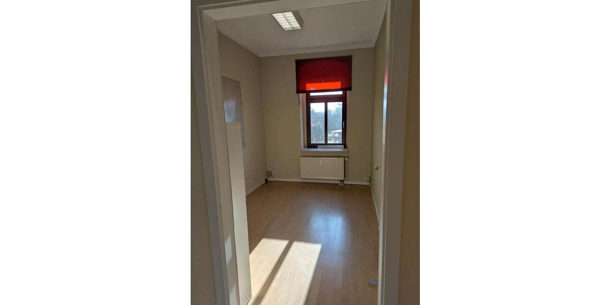 4 helle BüroräumeLadengeschäft mit Einbauküche in Dresden-Bühlau zimmer