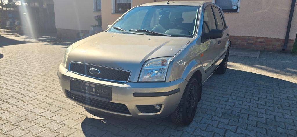 Ford Fusion 118.800 km 2.450 &euro; Dresden OT Pappritz 01328