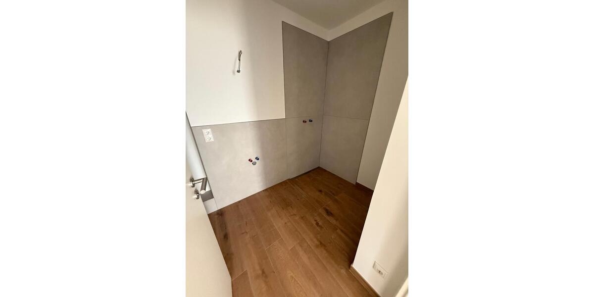 Erdgeschoßwohnung Dresden Klotzsche - 4 Zimmer, 100 m&sup2;, 1.750&euro; | Angebot:26477172