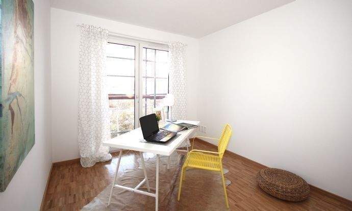 Etagenwohnung Dresden Seidnitz/Dobritz - 4 Zimmer, 111 m&sup2;, 1.600&euro; | Angebot:26595095