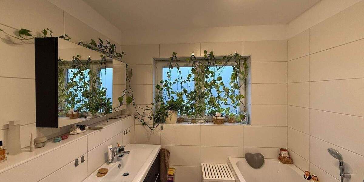 Traumhafte DG-Wohnung mit Kamin und 2 Dachterrassen 5 zimmer