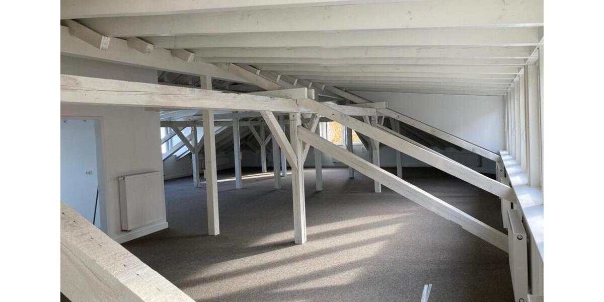 Dachgeschossbüro mit Ausblick im Scheunenhofviertel – ca. 215 m² zimmer