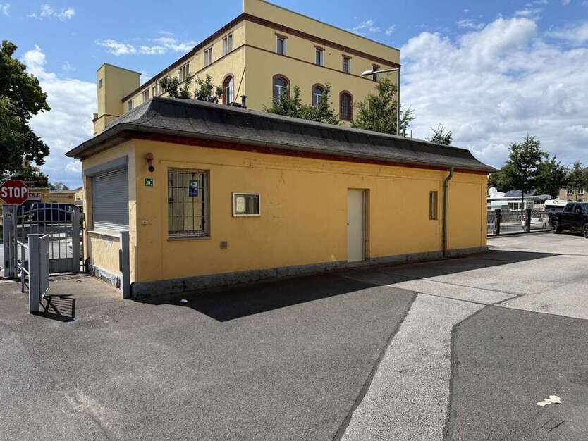 Halle in Dresden 185 € 30 m²