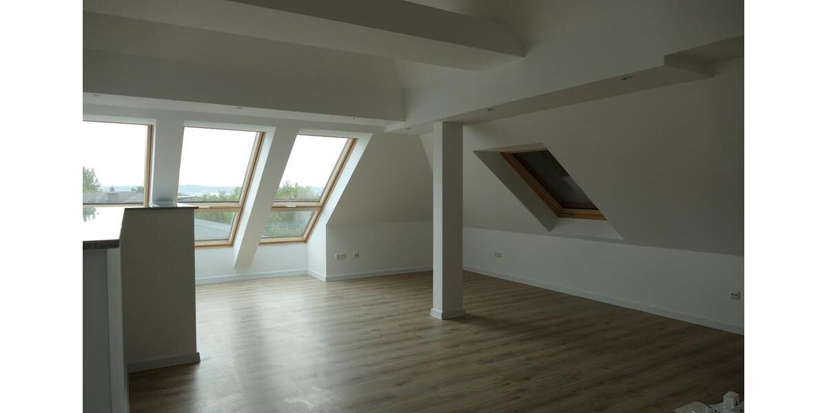 Dachgeschoßwohnung Dresden Cotta - 4 Zimmer, 120 m&sup2;, 1.500&euro; | Angebot:21638900