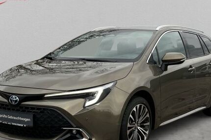 Toyota Corolla 9.451 km 32.890 &euro; Pirna 01796