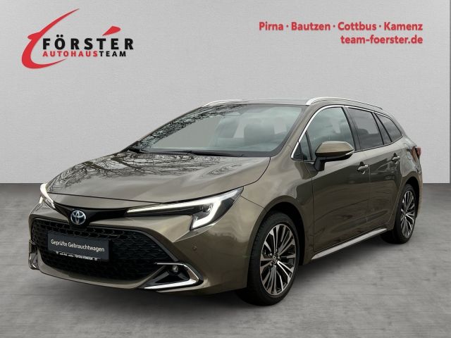 Toyota Corolla 9.451 km 32.890 &euro; Pirna 01796