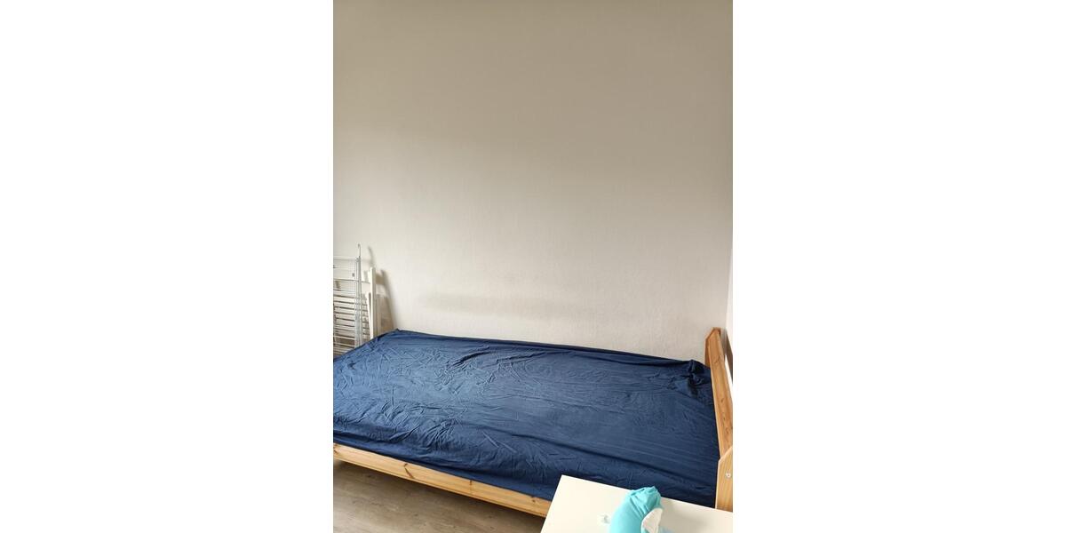 Etagenwohnung Dresden Prohlis - 1 Zimmer, 20 m&sup2;, 300&euro; | Angebot:25749743