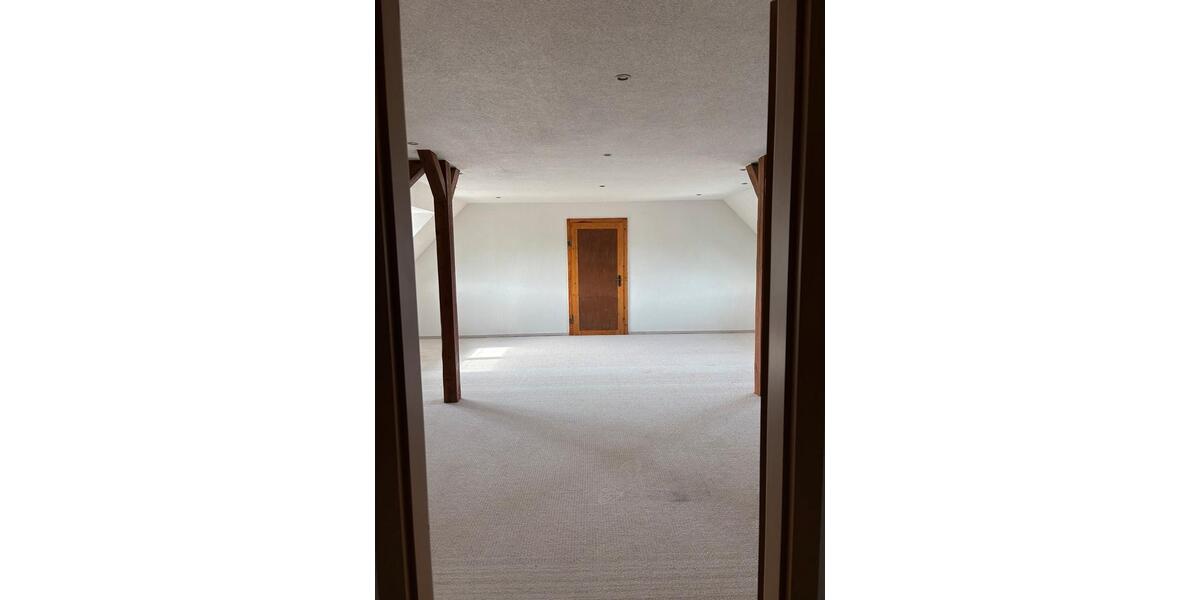 Einfamilienhaus Ebersbach - 7 Zimmer, 488 m&sup2;, 198.000&euro; | Angebot:26820127