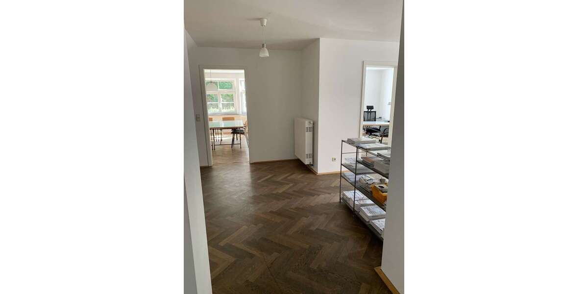 Stilvolle Stadtvilla: Historischer Charme & moderne Ausstattung – Perfekt für Wohnen und Arbeiten zimmer