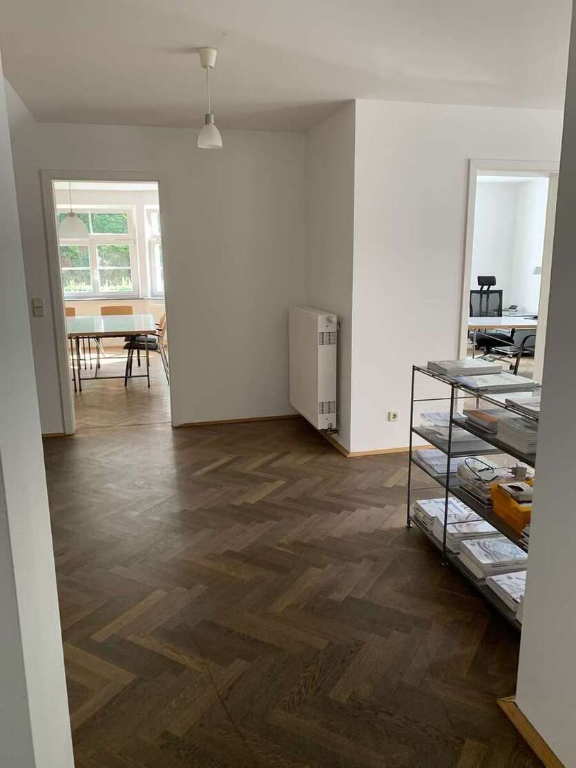 Stilvolle Stadtvilla: Historischer Charme & moderne Ausstattung – Perfekt für Wohnen und Arbeiten zimmer