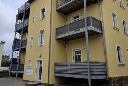 Ideale Wohnung mit großem Balkon und Blick ins Grüne! Freiwerdend! 3 zimmer