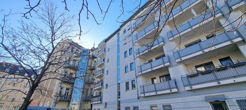 Etagenwohnung Dresden Äußere Neustadt - 4 Zimmer, 84 m&sup2;, 977&euro; | Angebot:25814231