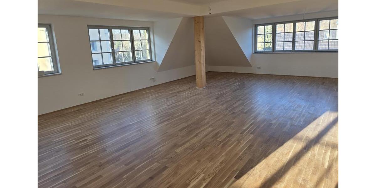 Dachgeschoßwohnung Pirna - 4 Zimmer, 129 m&sup2;, 1.488&euro; | Angebot:25422972