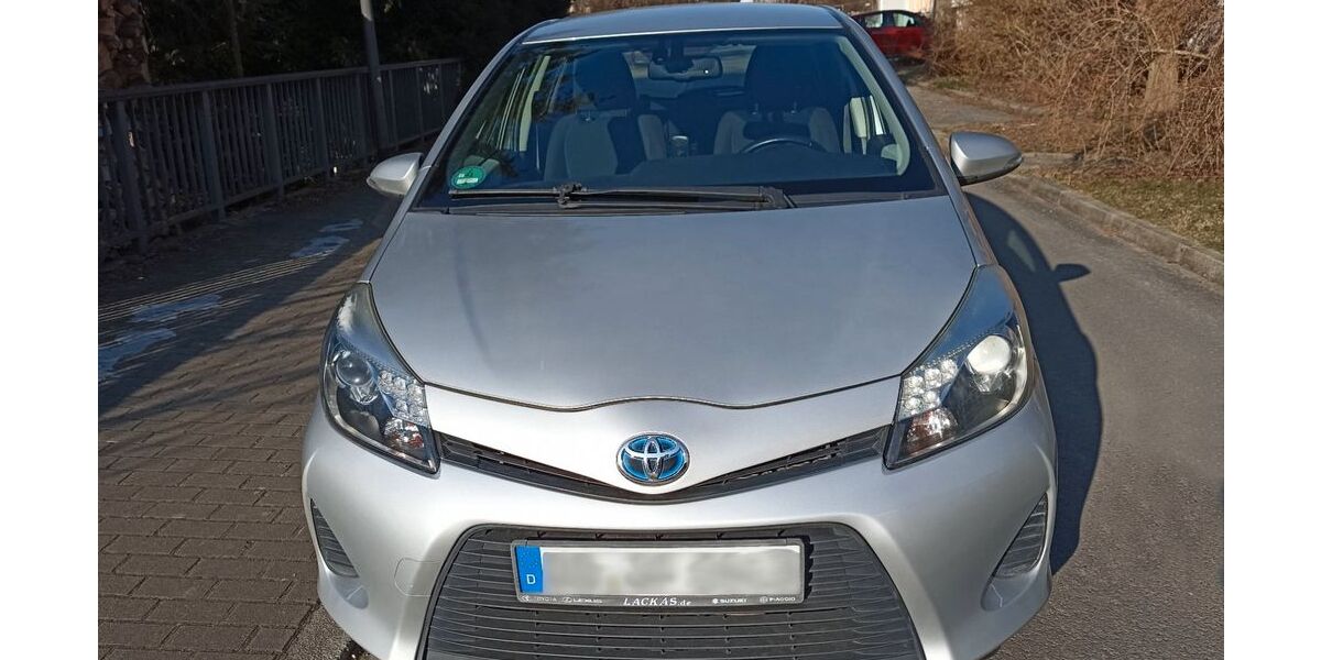 Toyota Yaris 72.530 km 8.400 &euro; Dresden 01324