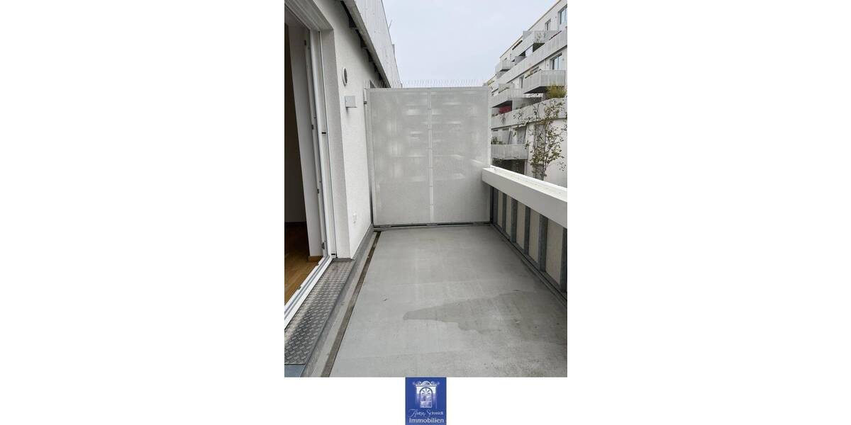 Exklusive Wohnung mit Balkon, exklusivem Bad, Gäste-WC und moderner EBK! 3 zimmer