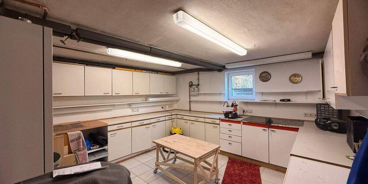 Gepflegtes Zweifamilienhaus mit großem Garten und Pool in Radebeul-Naundorf 7 zimmer