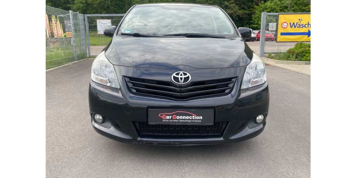 Toyota Verso 241.838 km 3.499 &euro; Dresden 01187