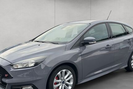 Ford Focus 94.556 km 15.940 &euro; Dresden 01159