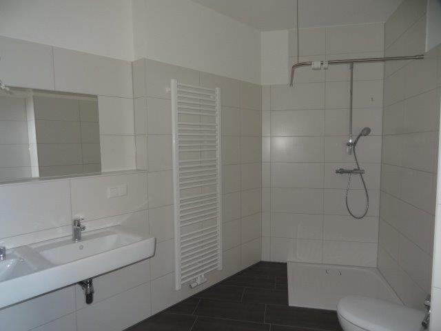 Moderne zentrumsnahe und ruhig gelegene 3-Zimmer-Whg mit Einbauküche und Designbelag, ab März frei 3 zimmer