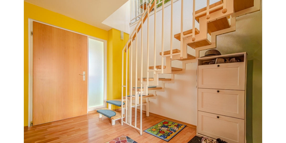 BEZUGSFREI – GEMÜTLICHE MAISONETTE – DACHTERRASSE – DUSCHBAD MIT FENSTER – TG-PARKER - Maisonettenwohnung Dresden Strehlen | Angebot:25496278