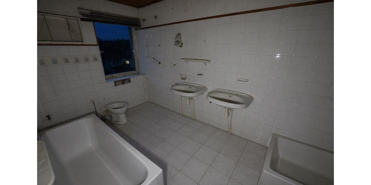 Einfamilienhaus Pirna - 12 Zimmer, 200 m&sup2;, 65.000&euro; | Angebot:27085573