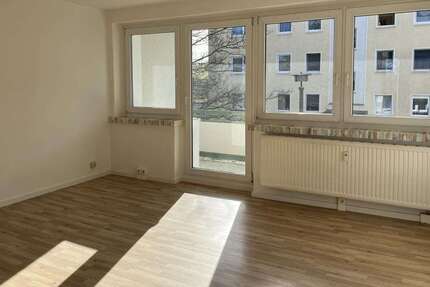 Wohnung Dorfhain - 3 Zimmer, 67 m&sup2;, 399&euro; | Angebot:25301780