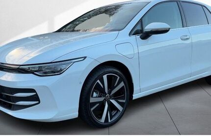 VW Golf 1.122 km 46.450 &euro; Dresden 01169