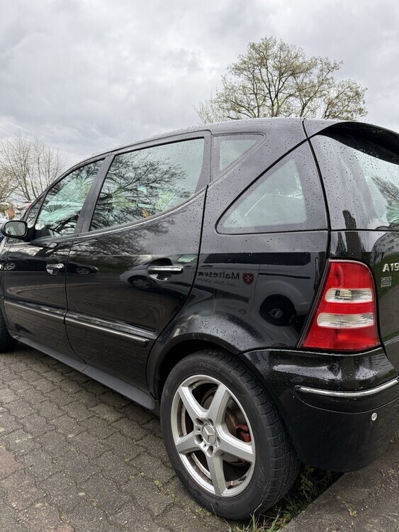 Mercedes-Benz A 190 16.000 km 1.600 € Dresden 01067