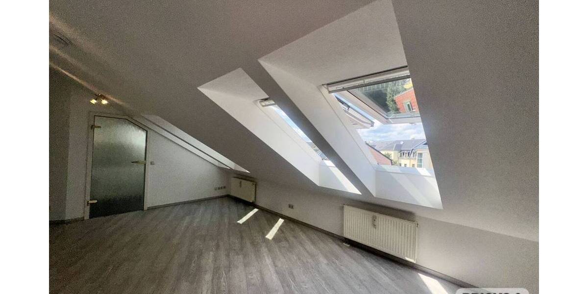 +++ Wohnung über den Dächern der Dresdner Neustadt Tiefgaragenstellplatz inkl.! +++ 2 zimmer