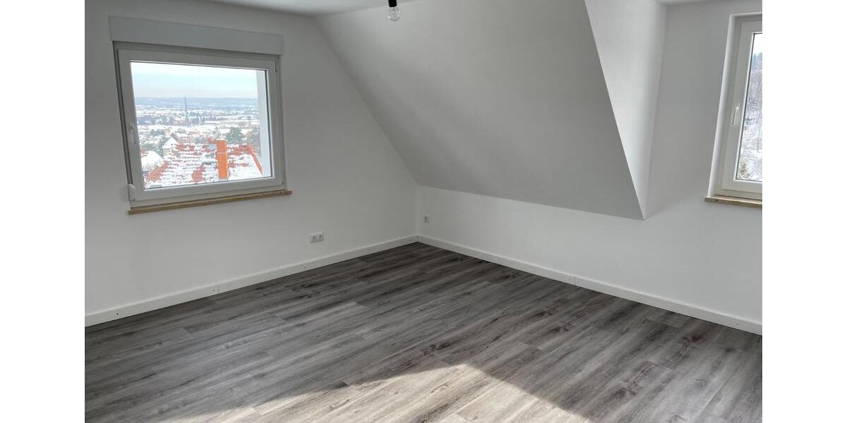 2 Zimmer-DG-Wohnung mit Panoramablick, Vermietung ab April 2026 2 zimmer