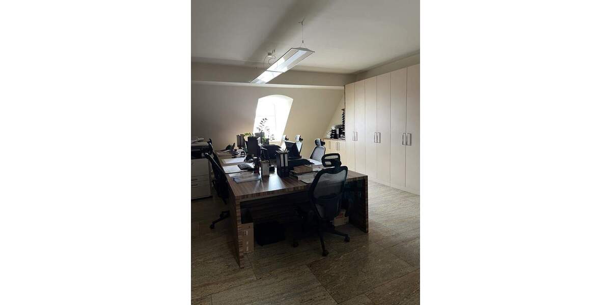 Komfortables Arbeiten in attraktivem Büro in der schönen Dresdner Innenstadt! 1 zimmer